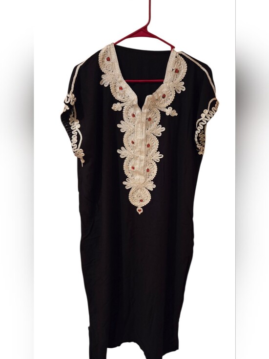 Tops - Black Embroidered V-Neck Women's Tunic Size OSFM